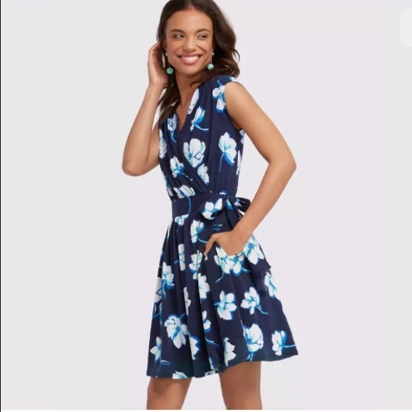 Draper James Dresses & Skirts - Draper James Floral Knot Dress